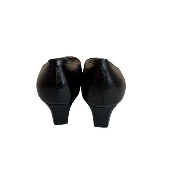 Bruno Magli Black Leather pumps Size 6 Made in Italy Classic Dress Shoes - Picture 6 of 8